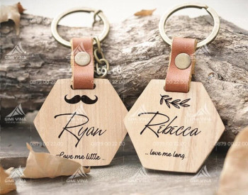 Móc khóa gỗ khắc tên, sản phẩm độc đáo đậm chất vintage và ý nghĩa