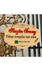 Bảng gỗ tên shop Huyền Trang