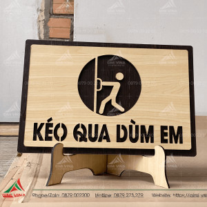Bảng gỗ decor treo cửa độc đáo