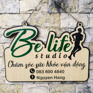 Bảng gỗ tên shop Be Life
