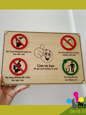 Bảng gỗ quy định giữ vệ sinh trong nhà vệ sinh