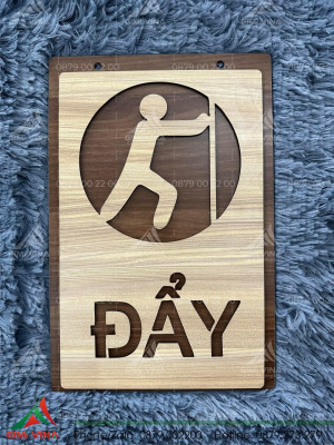 Bảng gỗ treo cửa Đẩy Ra