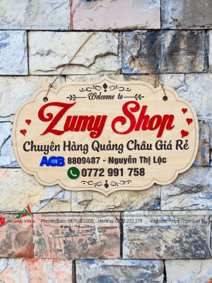 Bảng gỗ tên shop Zummy 