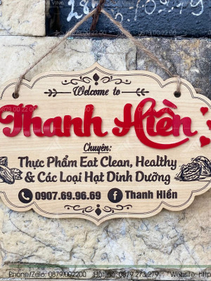 Bảng gỗ tên shop Thanh Hiền