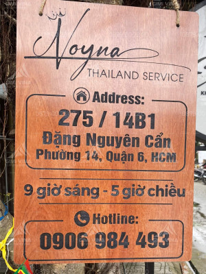 Bảng gỗ ngoài trời chất liệu gỗ xoang đào chống nắng mưa