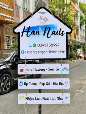 Bảng gỗ tên shop hình ngôi nhà 