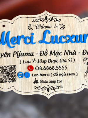 Bảng gỗ tên shop Merci Luxury