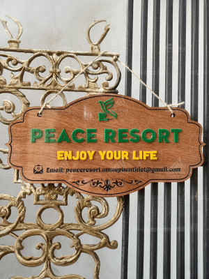 Bảng hiệu gỗ cao cấp