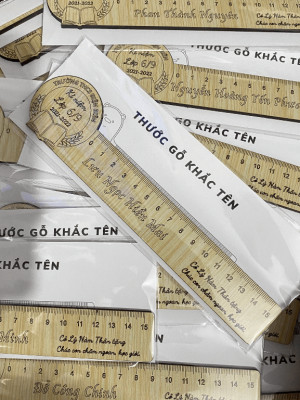 Thước gỗ khắc tên theo yêu cầu