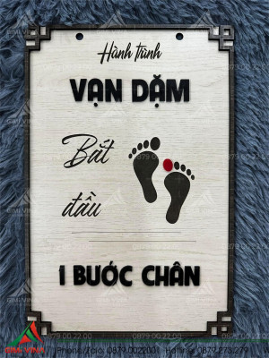 Tranh động lực gỗ hành trình vạn sự bắt đầu 1 bước chân